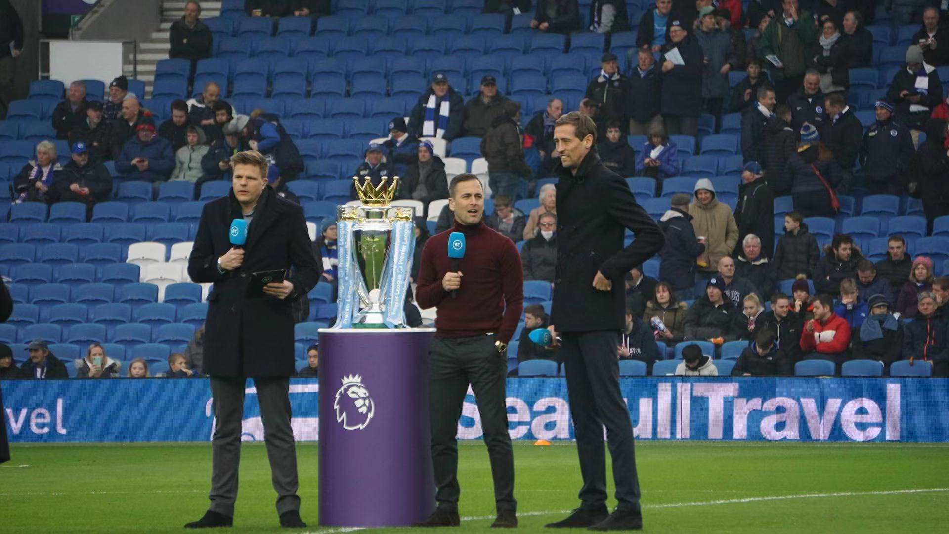 港与世界其 港与世界其